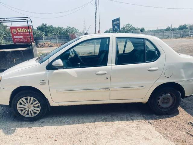 https://images10.gaadi.com/usedcar_image/4278492/original/processed_6445bcb9-5fca-47ff-ada6-8920264a4203.jpg?imwidth=6402