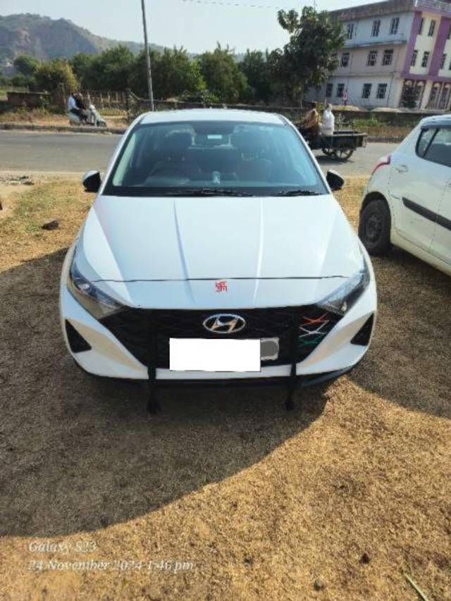 https://images10.gaadi.com/usedcar_image/4278539/original/processed_2d026bbc-a5f4-48c5-a010-969ccee84bfc.jpg?imwidth=6400