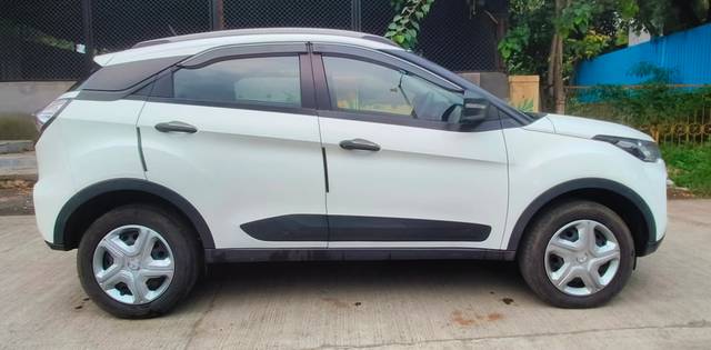 https://images10.gaadi.com/usedcar_image/4278594/original/f8b5eb02ded0a2209b041fc093509a66.jpg?imwidth=6401