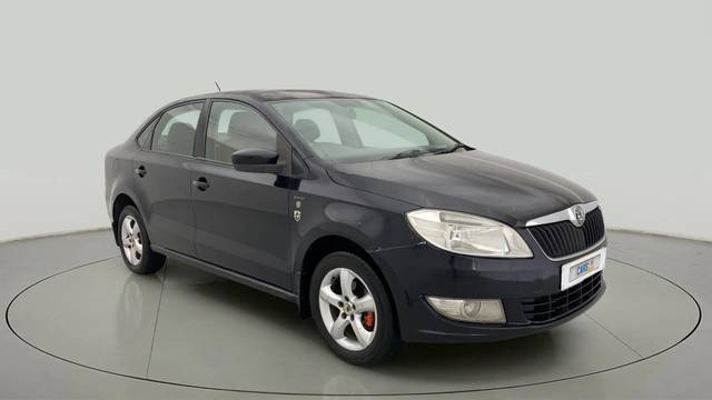 https://images10.gaadi.com/usedcar_image/4278627/original/fd1761534cd0e12481ae80858b542d31.jpg?imwidth=6400