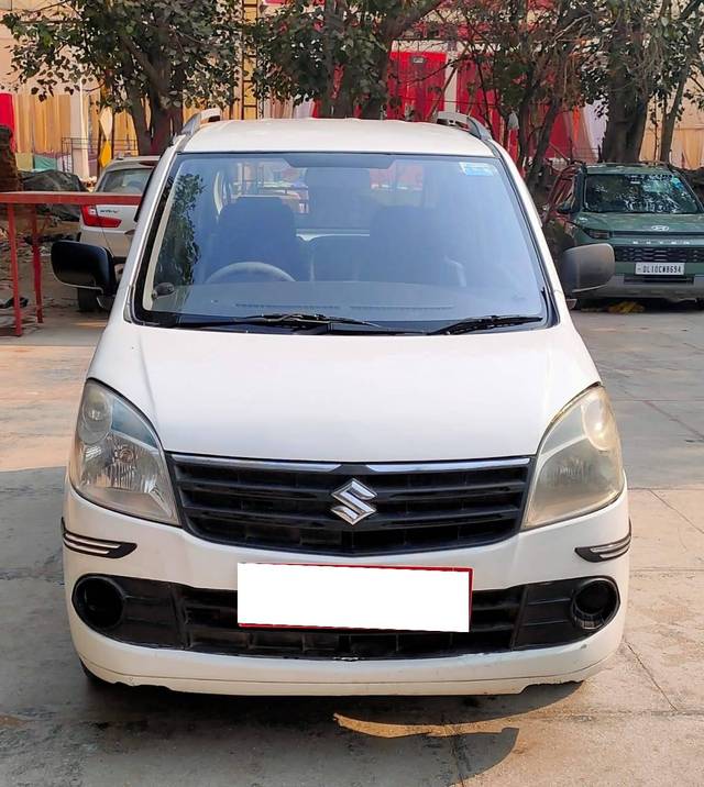 https://images10.gaadi.com/usedcar_image/4278628/original/processed_413b1a0b5630d6fd41c2ac0fcc5ed225.jpg?imwidth=6401