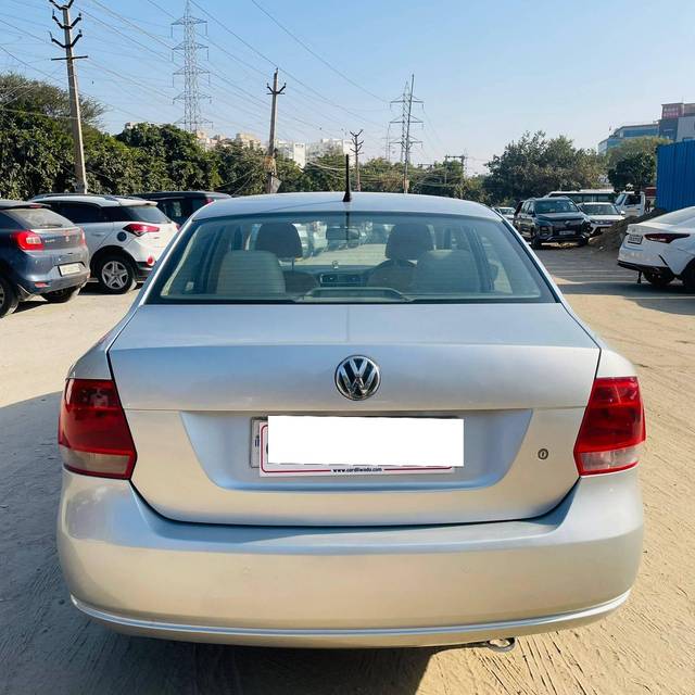 https://images10.gaadi.com/usedcar_image/4278648/original/processed_070d2a311fe8411fea5a95e2777c5942.jpg?imwidth=6401