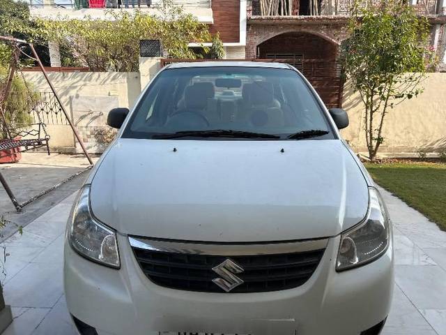 https://images10.gaadi.com/usedcar_image/4278709/original/processed_472e739c-e09e-4836-a813-7f706d176b38.jpg?imwidth=6400