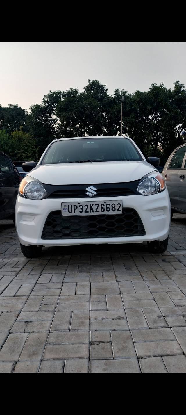 https://images10.gaadi.com/usedcar_image/4278728/original/d64348e7ba9c6c8837d70975b5820198.jpg?imwidth=6402