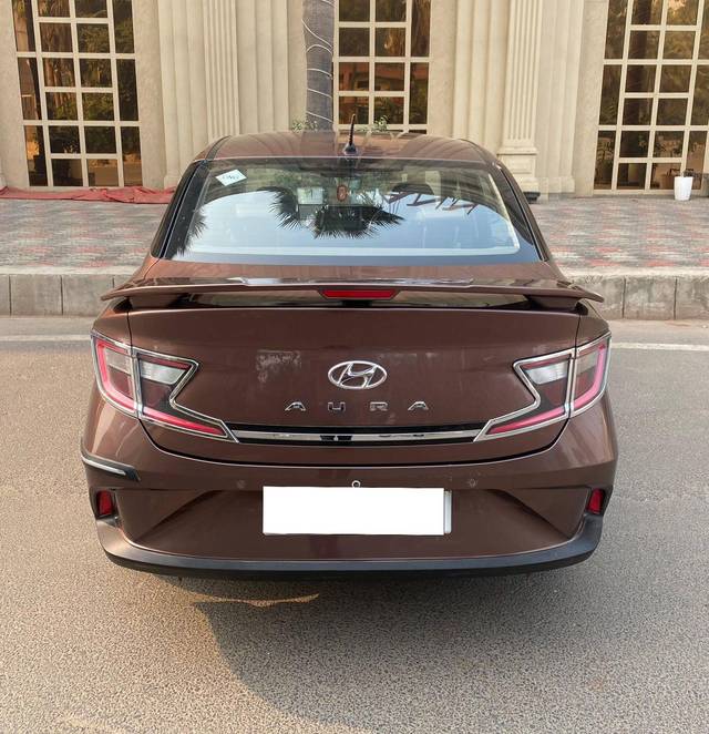 https://images10.gaadi.com/usedcar_image/4278737/original/processed_ae4f24991e91e13755bd59b1bd605799.jpg?imwidth=6402