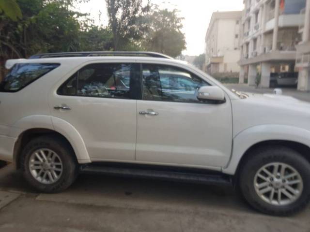 https://images10.gaadi.com/usedcar_image/4278754/original/465f8ec9c60afc33b9627e741bc8f58b.jpg?imwidth=6402