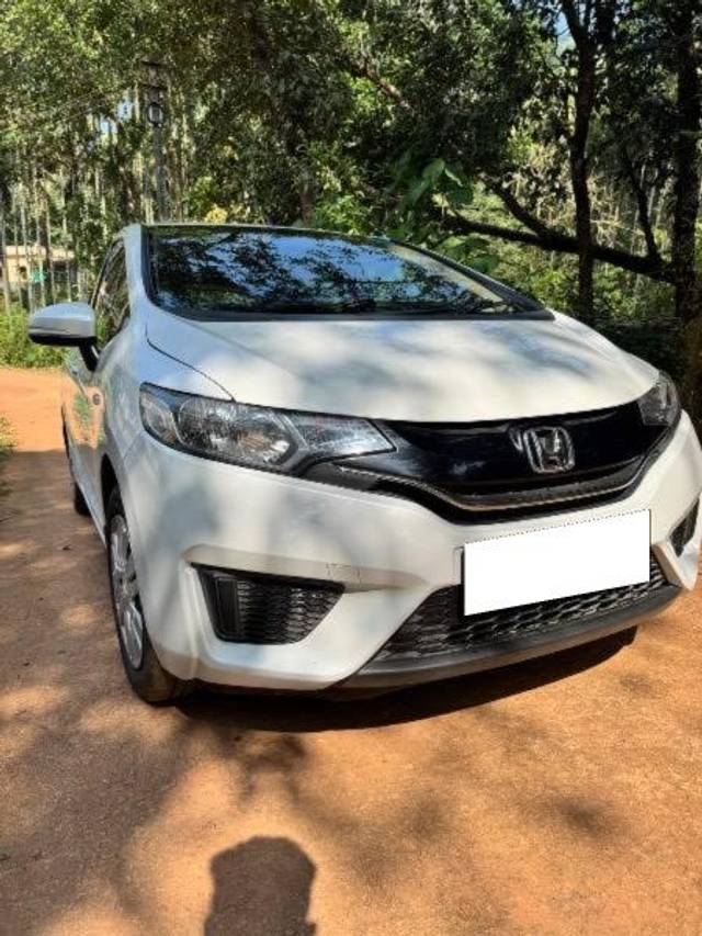 https://images10.gaadi.com/usedcar_image/4278764/original/processed_fa4d1414-7428-4a93-9da1-96972a4d05f9.jpeg?imwidth=6400