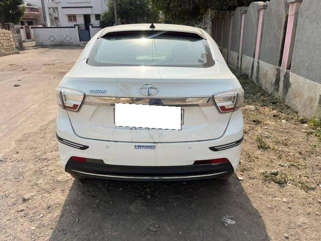 https://images10.gaadi.com/usedcar_image/4278811/original/processed_19dc20be-0012-4cbc-98eb-3039681b36c9.jpg?imwidth=6401