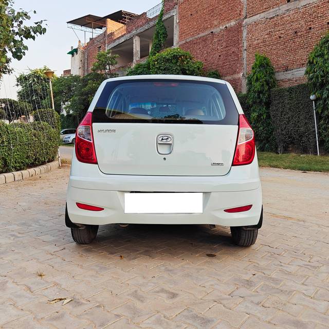 https://images10.gaadi.com/usedcar_image/4278886/original/processed_892cc5144210826ce087b3c9392d387e.jpg?imwidth=6402