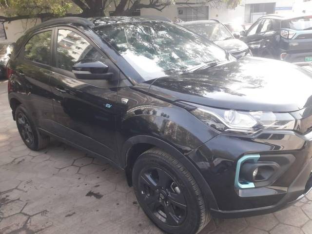 https://images10.gaadi.com/usedcar_image/4278917/original/processed_4af6748a-a233-4af2-9acc-34274066299e.jpeg?imwidth=6400