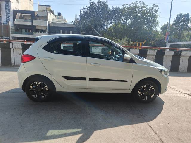 https://images10.gaadi.com/usedcar_image/4279026/original/9a4b88201348453b646a578493daf06b.jpg?imwidth=6401