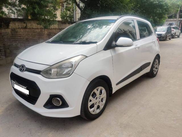 https://images10.gaadi.com/usedcar_image/4279046/original/processed_e3b89092de0d4bc8b4b34e36655061ad.jpeg?imwidth=6400