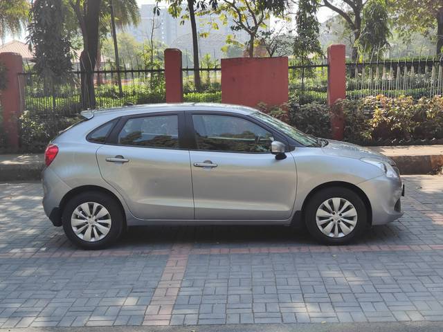 https://images10.gaadi.com/usedcar_image/4279059/original/a6bd3ca1b13aade3ca03d92c093f498e.jpg?imwidth=6401