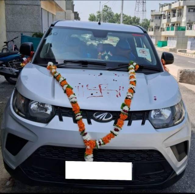 https://images10.gaadi.com/usedcar_image/4279163/original/processed_5008b9bf-f9b8-4359-9395-34ce7e4fd9a8.jpg?imwidth=6400