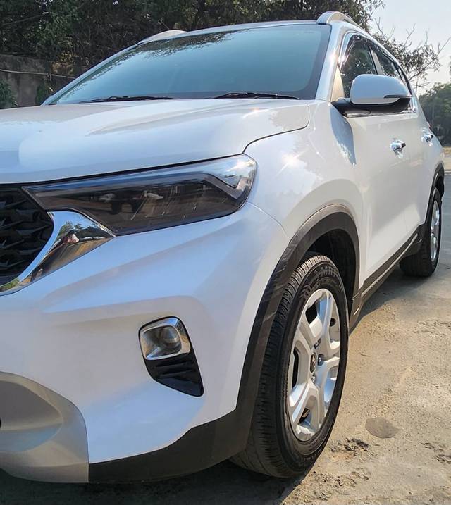 https://images10.gaadi.com/usedcar_image/4279190/original/c6180a0650b2fde5933c24b18d551b82.jpg?imwidth=6402