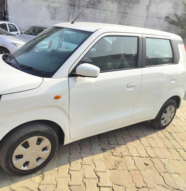 https://images10.gaadi.com/usedcar_image/4279198/original/2ad7b19c3c45e0886a3257f8af9e4c71.jpg?imwidth=6400