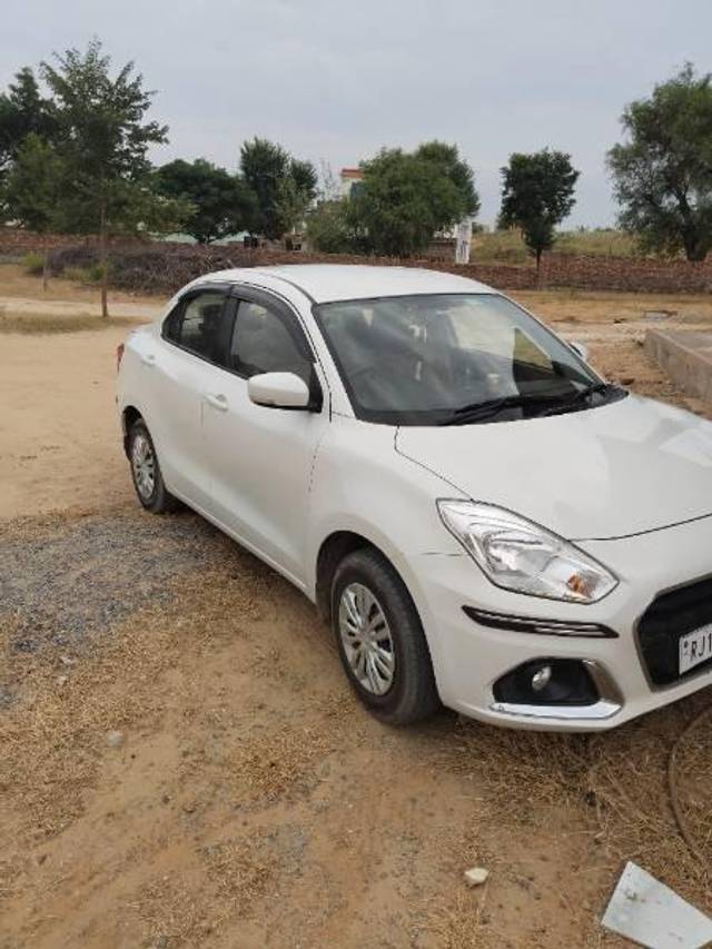 https://images10.gaadi.com/usedcar_image/4279253/original/processed_955ae50a-e550-4143-8d15-6e8424a42aec.jpg?imwidth=6400