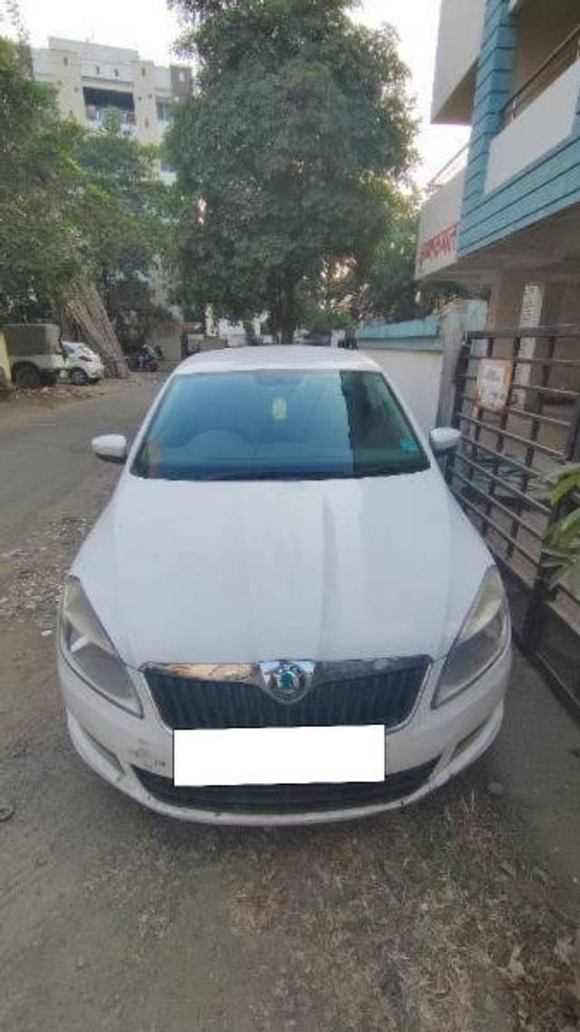 https://images10.gaadi.com/usedcar_image/4279289/original/processed_8a27b9b2-7142-4e10-8e4b-1e3bdefd43e9.jpg?imwidth=6400