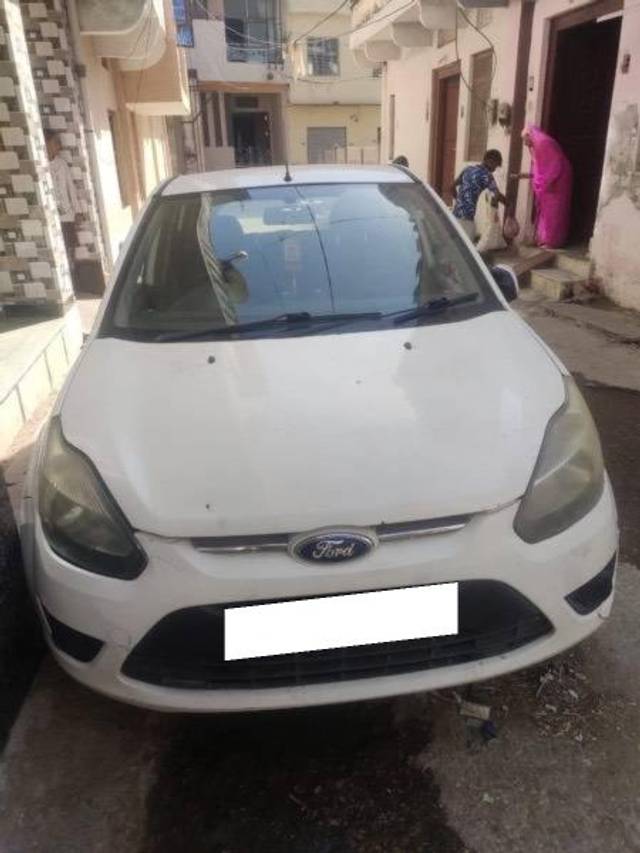 https://images10.gaadi.com/usedcar_image/4279294/original/processed_33f22acb-5eb8-4f2e-9fa2-b7bdcd224c84.jpeg?imwidth=6401