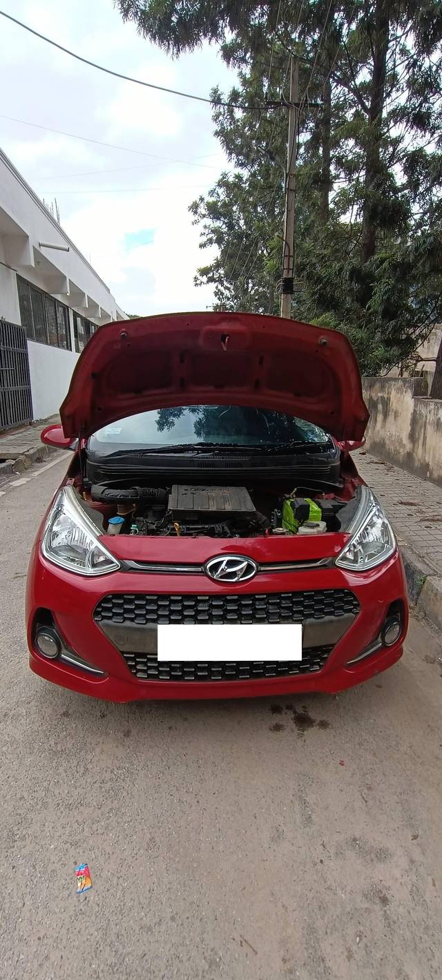 https://images10.gaadi.com/usedcar_image/4279407/original/processed_b6ec0f69d89209c50fc1b64c893f22d6.jpg?imwidth=6401