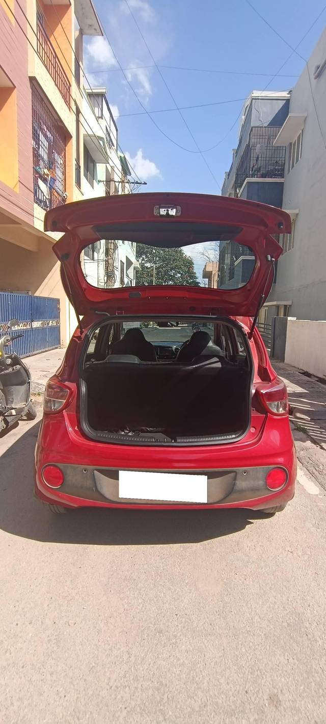 https://images10.gaadi.com/usedcar_image/4279418/original/processed_3ae7aae5c7183062b32e70da5f555812.jpg?imwidth=6401