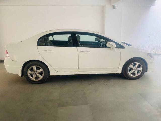 https://images10.gaadi.com/usedcar_image/4279429/original/68fc3f6818bde5c60d31752cbd7dd5d9.jpg?imwidth=6402