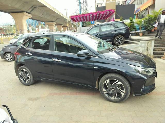 https://images10.gaadi.com/usedcar_image/4279437/original/processed_1ea84715a5231337d24793f56140b871.jpg?imwidth=6400