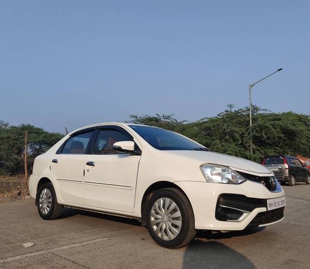 https://images10.gaadi.com/usedcar_image/4279467/original/processed_63448e3414beb60ae60020ca16fb9fe4.jpg?imwidth=6400