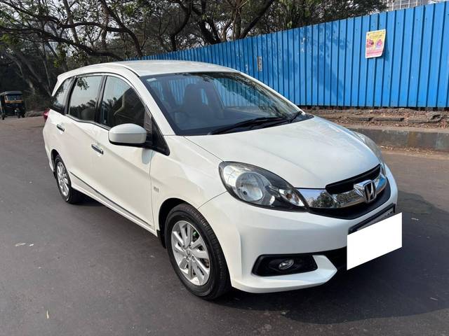 https://images10.gaadi.com/usedcar_image/4279504/original/processed_8712e85ee1ff3aa6dcde0cecdbee5f55.jpg?imwidth=6400