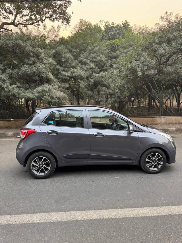 https://images10.gaadi.com/usedcar_image/4279505/original/91f01606047169b0c96064c5d163e0bf.jpg?imwidth=6401