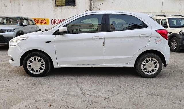 https://images10.gaadi.com/usedcar_image/4279513/original/processed_fc56ed874f75108b21ef4555c3df97d3.jpg?imwidth=6402