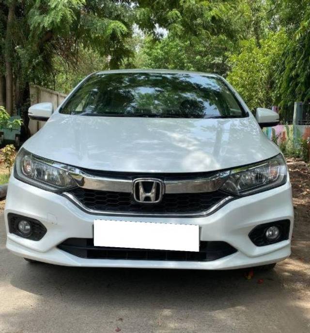 https://images10.gaadi.com/usedcar_image/4279535/original/processed_ca101ea7-b099-4986-bdc7-c6b4e42ce614.jpg?imwidth=6401