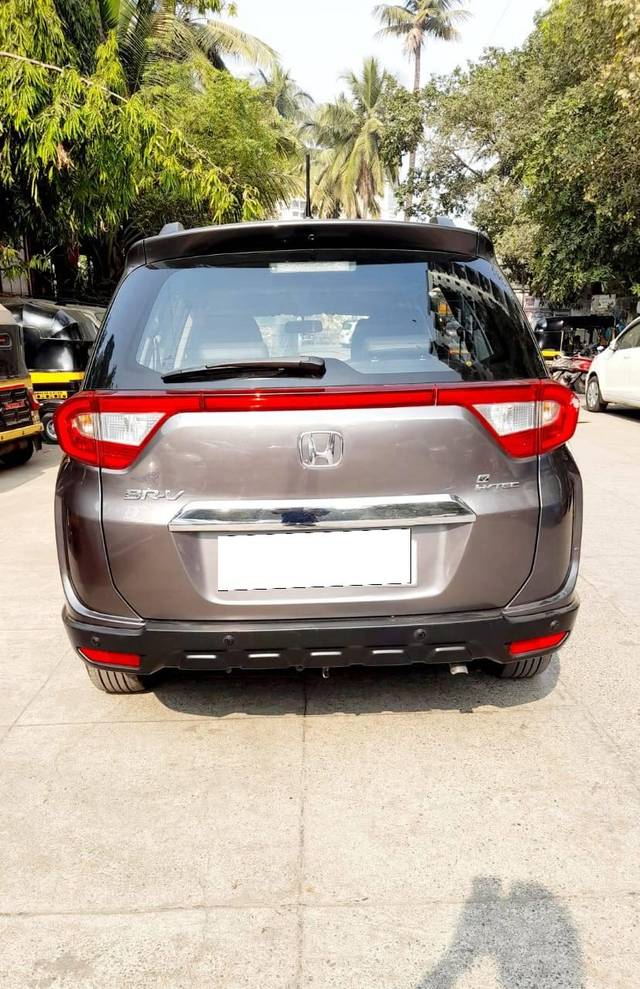 https://images10.gaadi.com/usedcar_image/4279538/original/processed_1a3c08697108952c90300242de0907e4.jpg?imwidth=6401