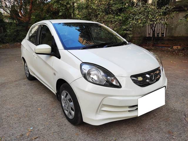 https://images10.gaadi.com/usedcar_image/4279567/original/processed_07bfc212572f7f7274e95117c304597b.jpg?imwidth=6400