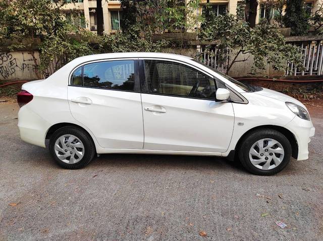 https://images10.gaadi.com/usedcar_image/4279567/original/processed_2da7d9640689808ec1bd6cec67bff9fb.jpg?imwidth=6401