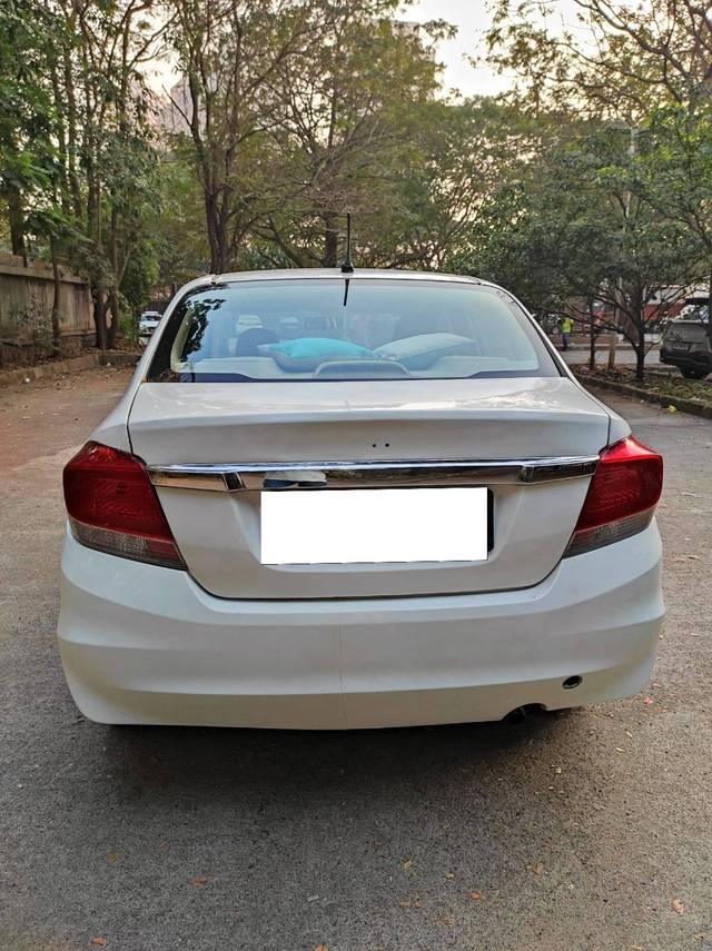 https://images10.gaadi.com/usedcar_image/4279567/original/processed_dbec9603162e8efb4b7e895d8de7f7d5.jpg?imwidth=6402