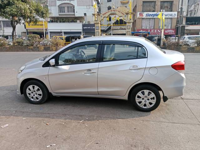 https://images10.gaadi.com/usedcar_image/4279607/original/processed_1881e40d2c8f15faba775ddac22383d9.jpg?imwidth=6402