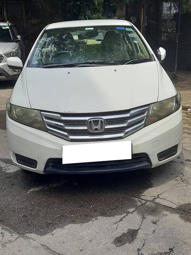 https://images10.gaadi.com/usedcar_image/4279628/original/processed_79c2176e9c1f841989767ad176f1ac79.jpeg?imwidth=6400