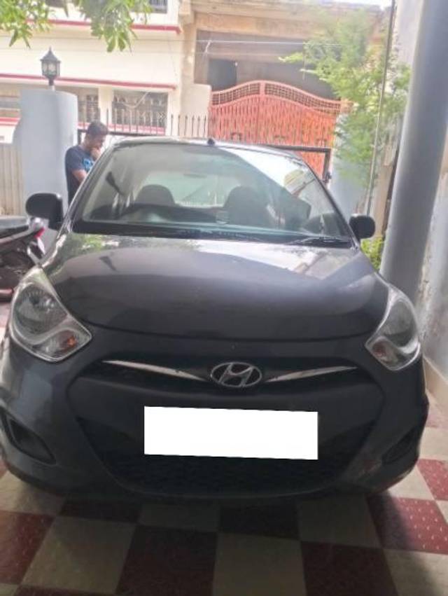 https://images10.gaadi.com/usedcar_image/4279696/original/processed_53f835db-622f-48b1-a1b3-5bc398d48e98.jpeg?imwidth=6400