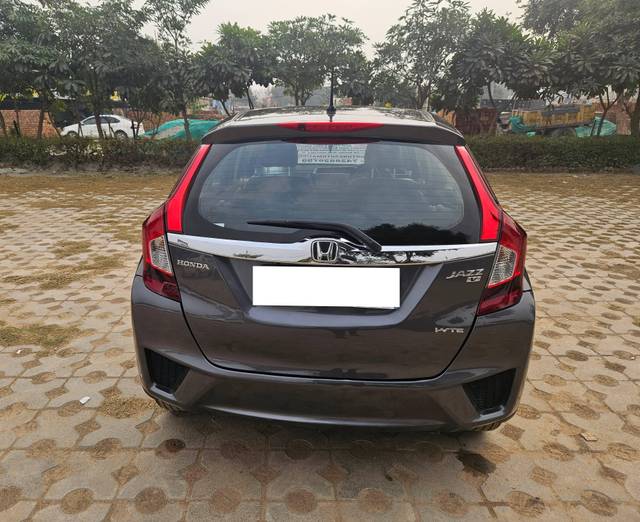 https://images10.gaadi.com/usedcar_image/4279708/original/processed_1d38c4e6132ea003e3463686fe3790b4.jpg?imwidth=6402