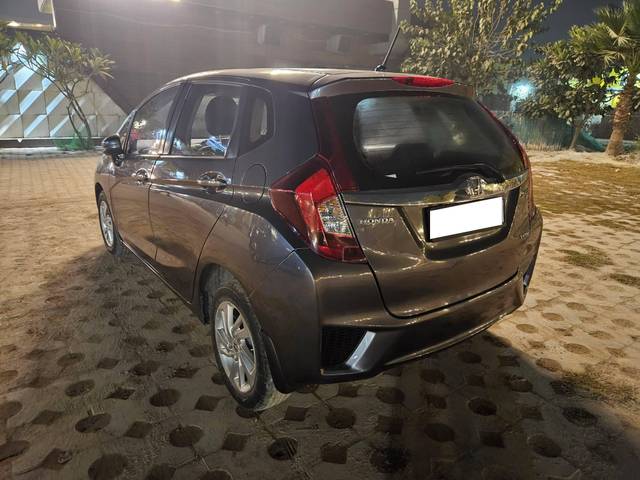 https://images10.gaadi.com/usedcar_image/4279708/original/processed_78dddf395550e23747456c5a58d0dd3e.jpg?imwidth=6402