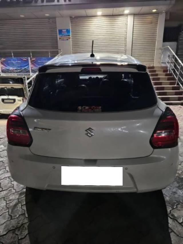 https://images10.gaadi.com/usedcar_image/4279712/original/processed_9563a2f9-9bb1-43c2-9dee-4b61936fa97b.jpg?imwidth=6402