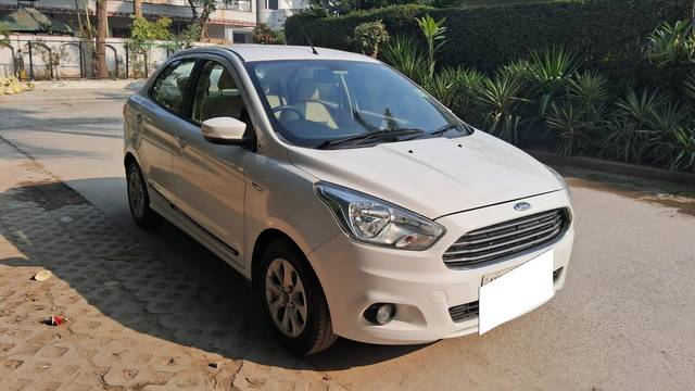 https://images10.gaadi.com/usedcar_image/4279730/original/processed_826b957fce51d2bb46219778b8787755.jpg?imwidth=6400