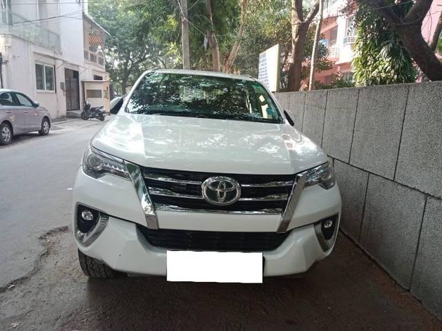 https://images10.gaadi.com/usedcar_image/4279814/original/processed_5893b6cd-ca6d-4f51-9881-ed2ed2429b58.jpg?imwidth=6400