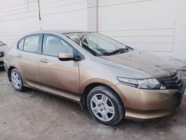 https://images10.gaadi.com/usedcar_image/4279859/original/processed_ca4ca75d-36ae-4f05-8765-9f9dbb954478.jpg?imwidth=6402