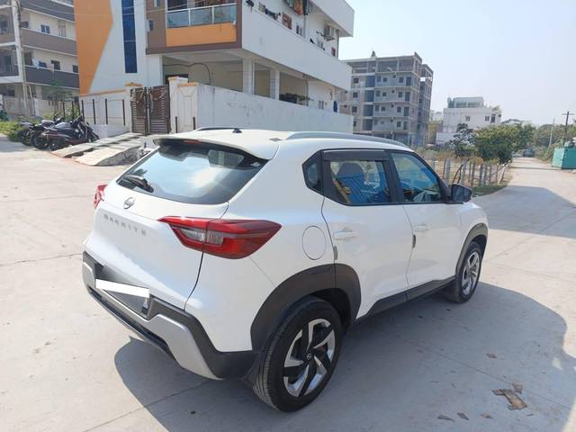 https://images10.gaadi.com/usedcar_image/4280006/original/processed_724a374cc09b812416b978117a74ba09.jpg?imwidth=6402