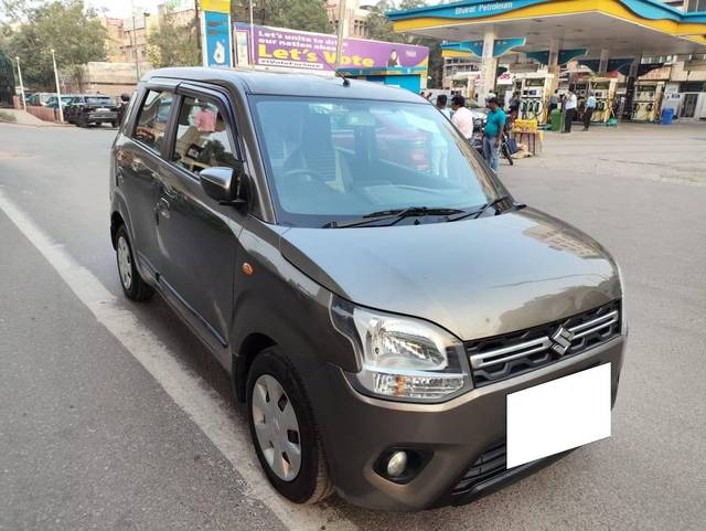 https://images10.gaadi.com/usedcar_image/4280158/original/processed_0d8ffe88692a0943e05957b43d582b82.jpg?imwidth=6400