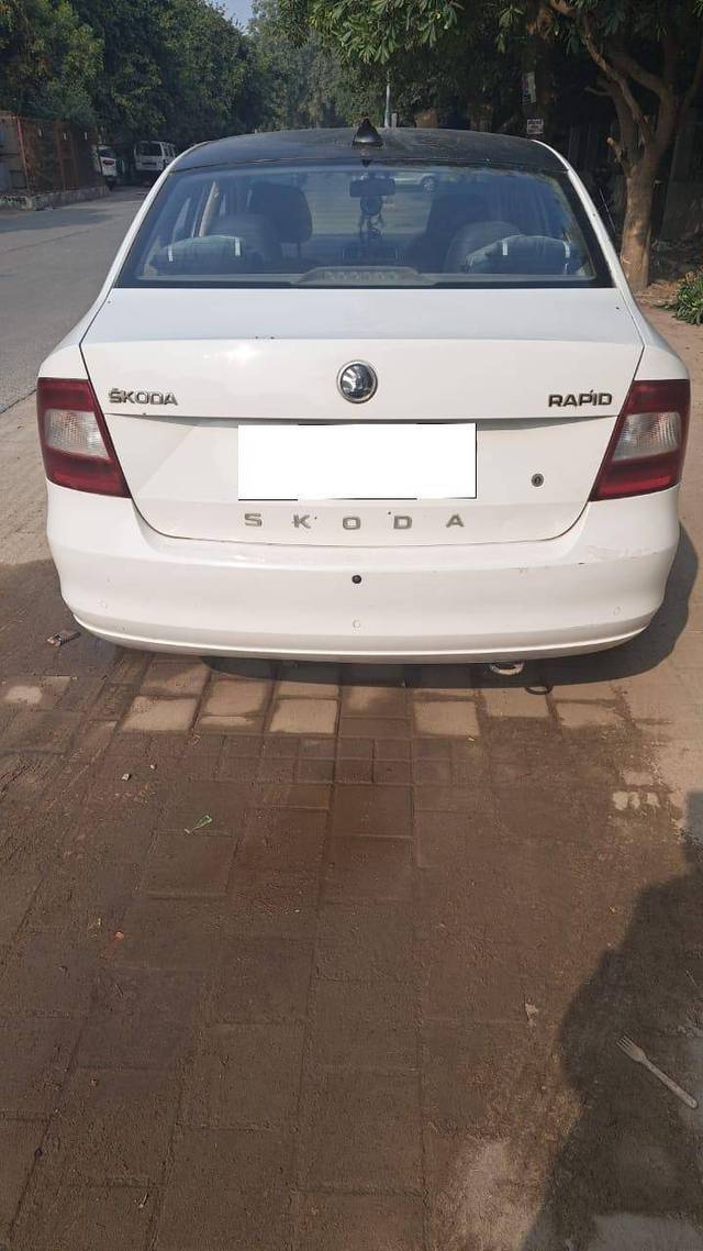 https://images10.gaadi.com/usedcar_image/4280221/original/5dfa8e96bf81a4b986f4c164cd9f8ac2.jpg?imwidth=6400