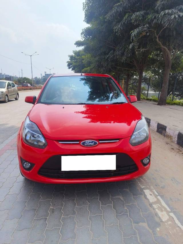 https://images10.gaadi.com/usedcar_image/4280311/original/processed_47063d2d3b8ddf770943c8c9b7b24583.jpg?imwidth=6402