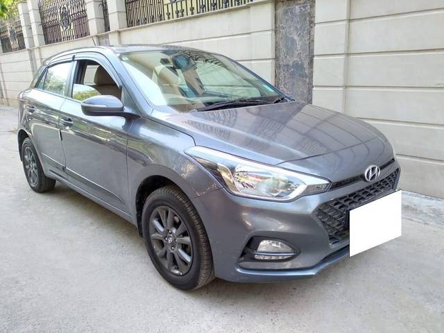 https://images10.gaadi.com/usedcar_image/4280352/original/processed_d95c3651e8a44314e6f776525da3b780.jpeg?imwidth=6400